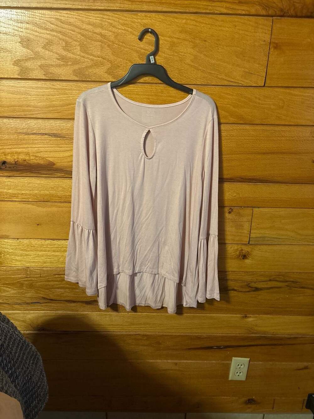 a.n.a Women's Plus Size 2X Pink Keyhole Long Bell Sleeve Tunic Top